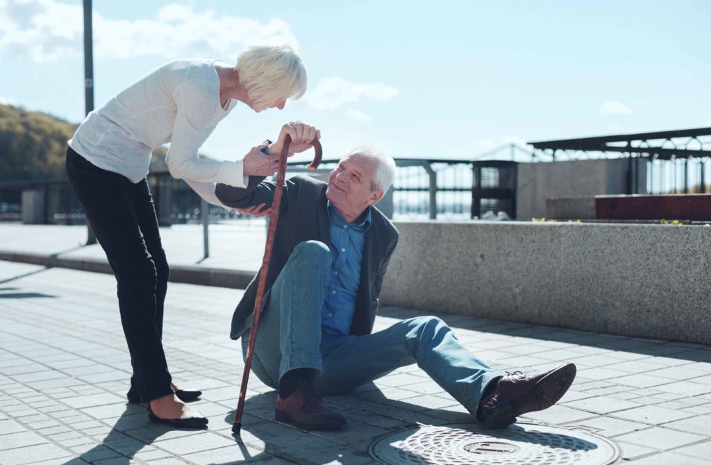 Injury-When-the-Ground-is-Damp Tips to Avoid a Falling Injury When the Ground is Damp