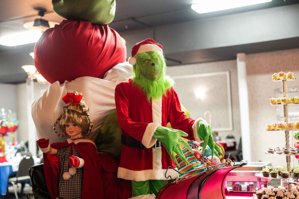 party-2019-06 A holiday whobiliation at Jan Dils